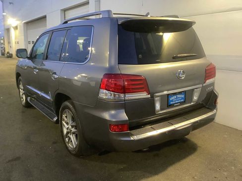 Used 2013 Lexus LX 570 4WD w/ Luxury Pkg image 4