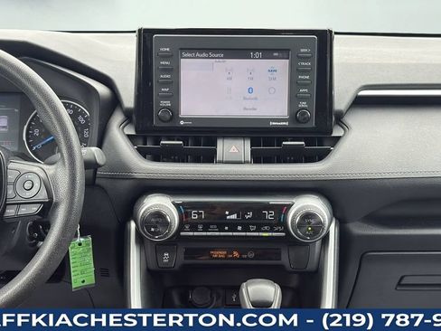 Used 2021 Toyota RAV4 LE AWD/4WD image 18