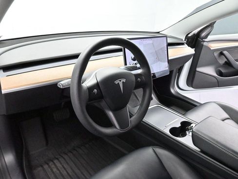 Used 2021 Tesla Model 3 Standard Range Plus RWD image 16