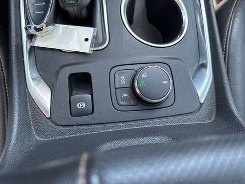 Used 2019 Chevrolet Traverse Premier w/ Redline Edition FWD image 37