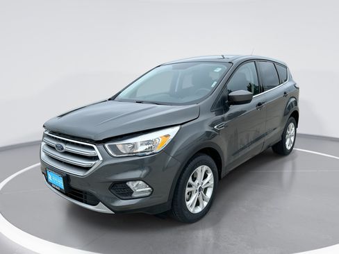 Used 2017 Ford Escape SE AWD/4WD image 1