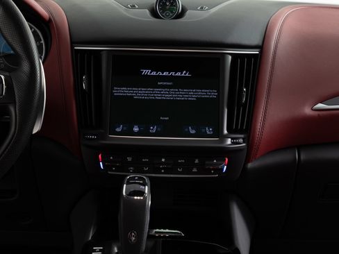 Used 2021 Maserati Levante S AWD/4WD image 35