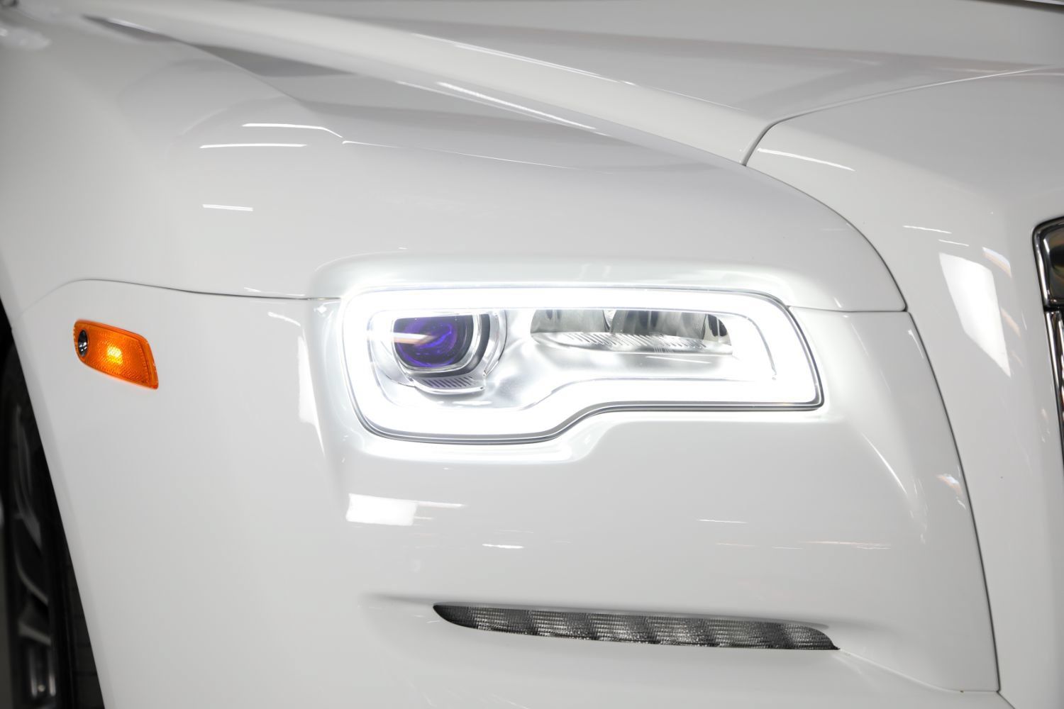 Used 2018 Rolls-Royce Dawn RWD image 12