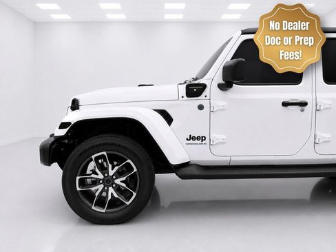 Used 2024 Jeep Wrangler Unlimited w/ Convenience Group AWD/4WD image 3