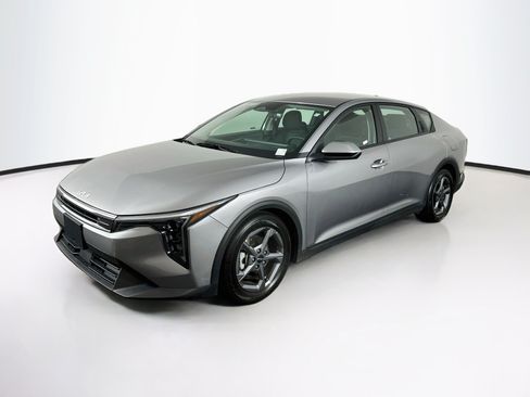 Used 2025 Kia K4 FWD image 3