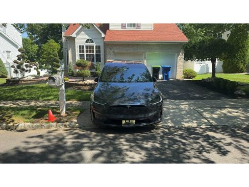 Used 2025 Tesla Model X AWD/4WD image 3