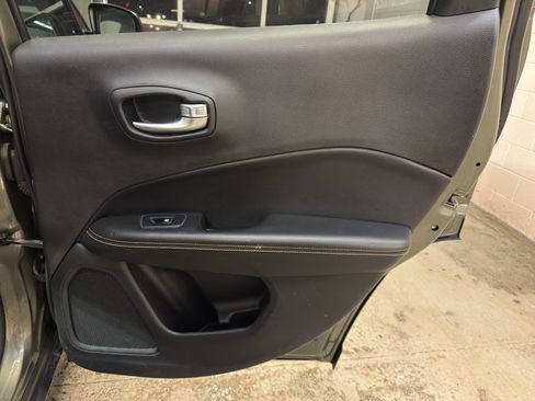 Used 2018 Jeep Compass Latitude w/ Popular Equipment Group image 25