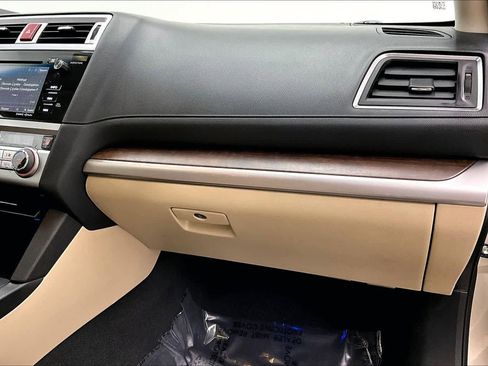 Used 2016 Subaru Outback 2.5i Limited image 18