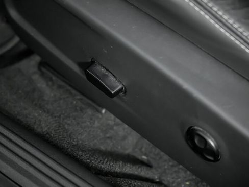 Used 2014 Dodge Challenger SRT8 image 23