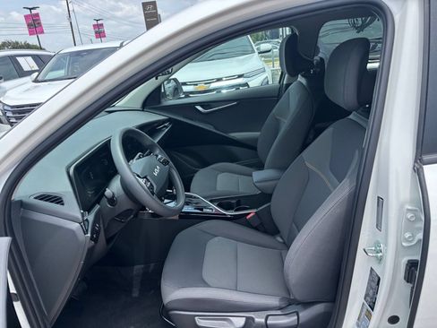 Used 2026 Kia Niro LX FWD image 24