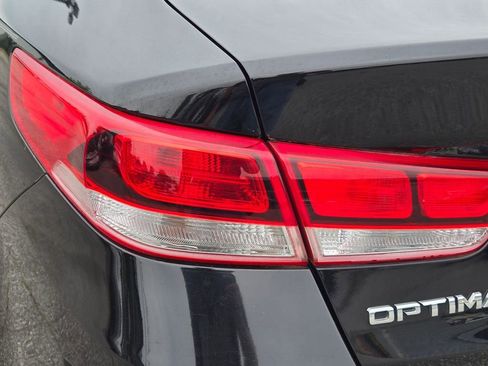 Certified 2019 Kia Optima LX FWD image 11