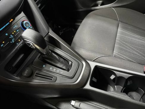 Used 2018 Ford Focus SE FWD image 20