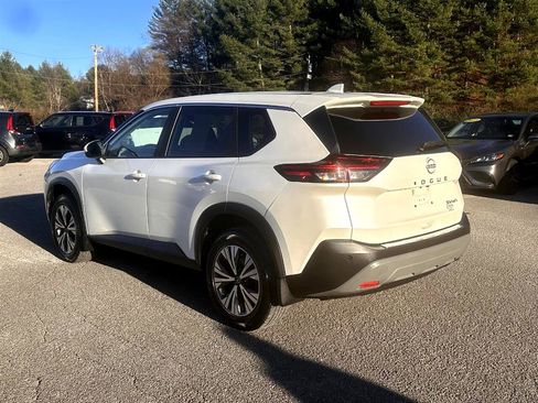 Used 2023 Nissan Rogue SV image 7