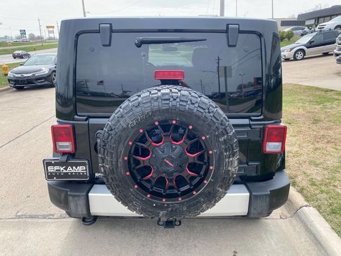 Used 2011 Jeep Wrangler Unlimited Sahara image 4