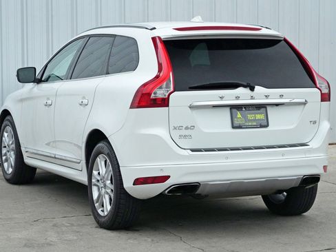 Used 2016 Volvo XC60 T5 Premier w/ Proximity Package image 44