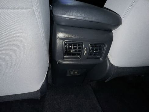 Used 2024 Toyota RAV4 XLE image 39