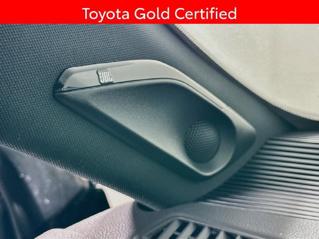 Used 2024 Toyota Venza XLE AWD/4WD image 19