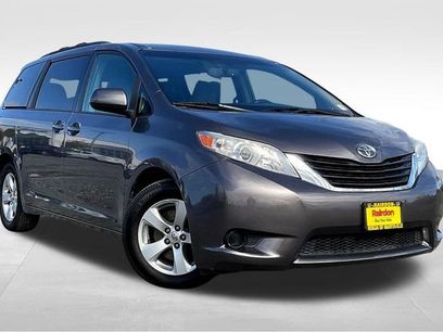 Used 2017 Toyota Sienna LE