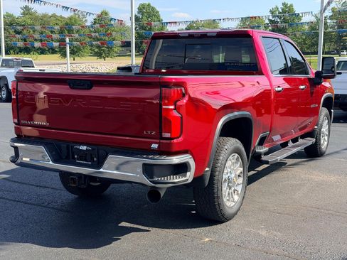 Used 2025 Chevrolet Silverado 2500 LTZ w/ LTZ Convenience Package AWD/4WD image 5