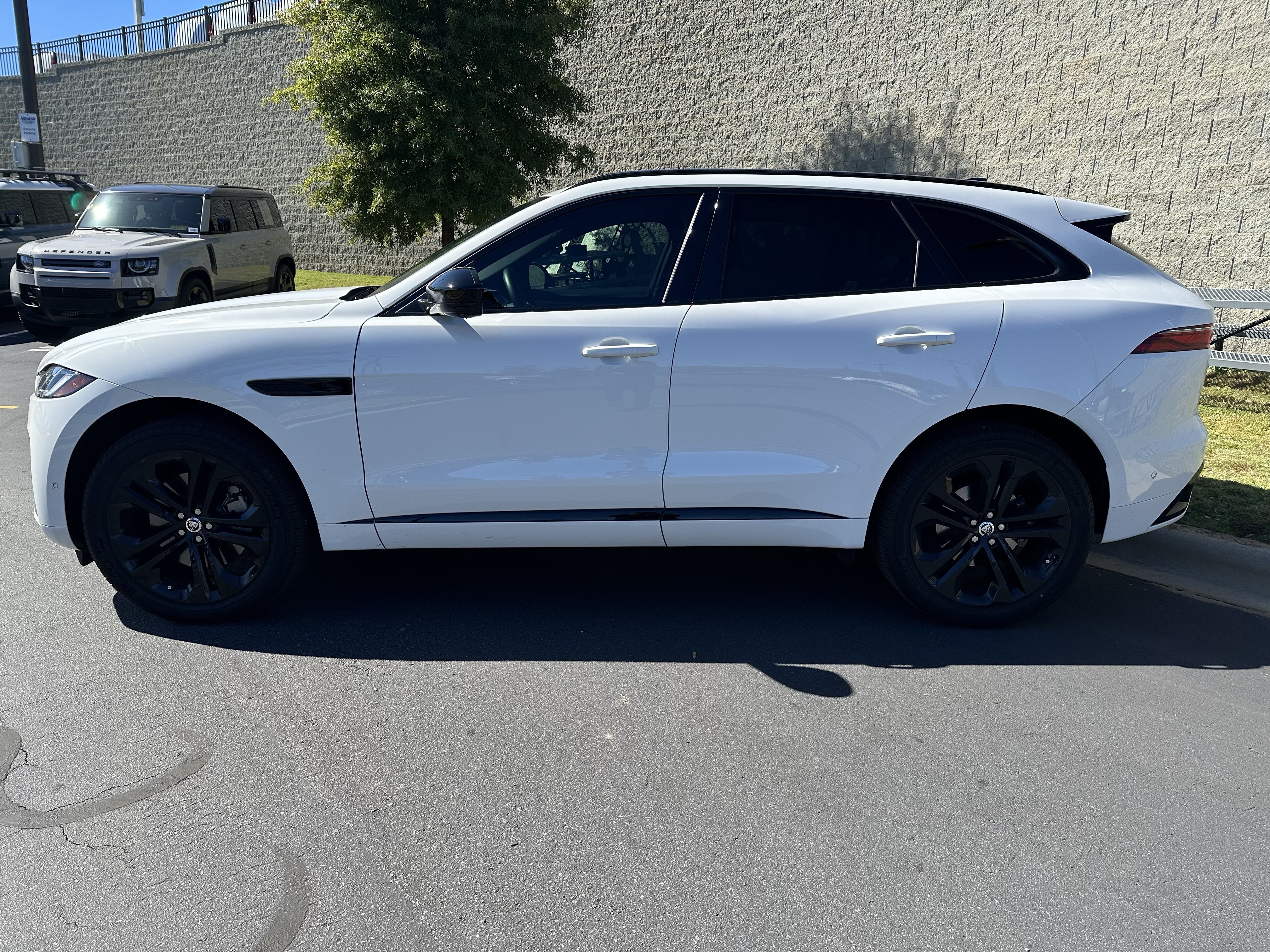 Used 2026 Jaguar F-PACE R-Dynamic S AWD/4WD image 4