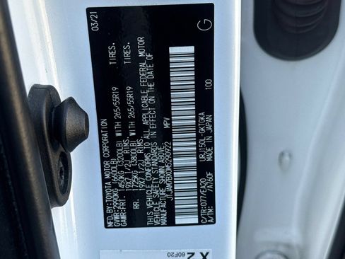 Used 2021 Lexus GX 460 Premium w/ Accessory Package AWD/4WD image 29