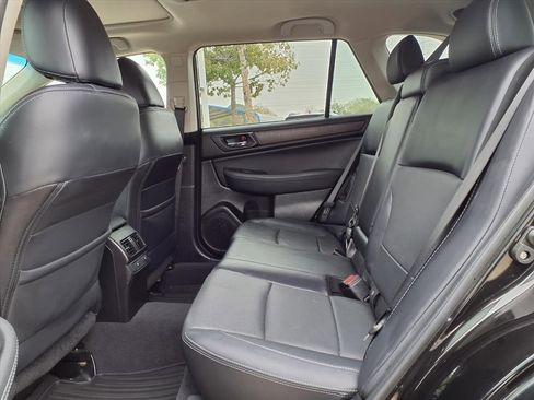 Used 2017 Subaru Outback 3.6R Limited image 24