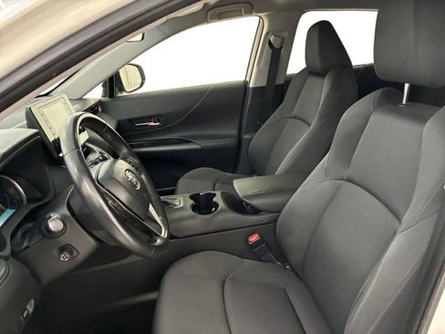 Used 2021 Toyota Venza LE AWD/4WD image 12