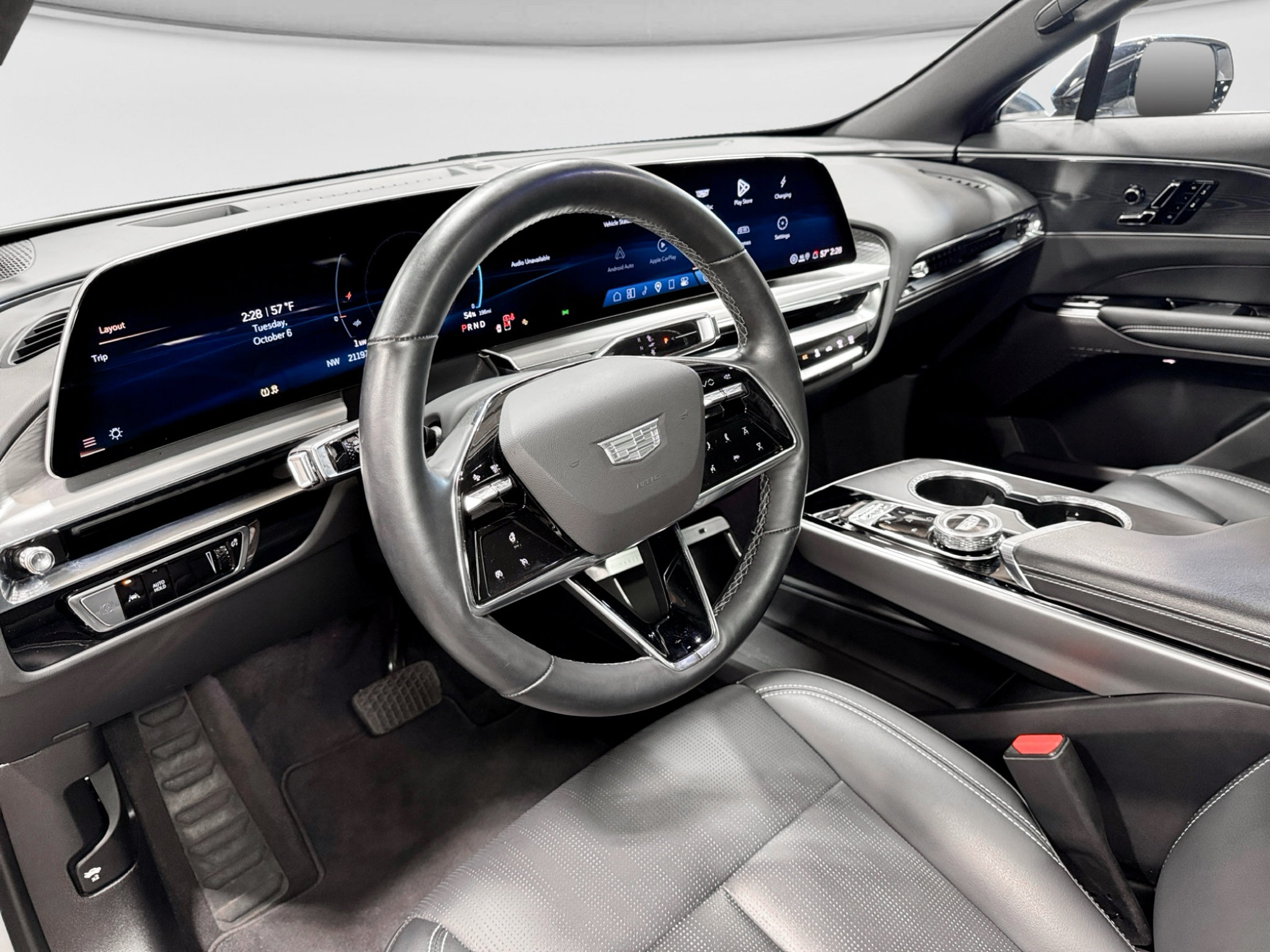 Used 2025 Cadillac Lyriq Luxury AWD/4WD image 17
