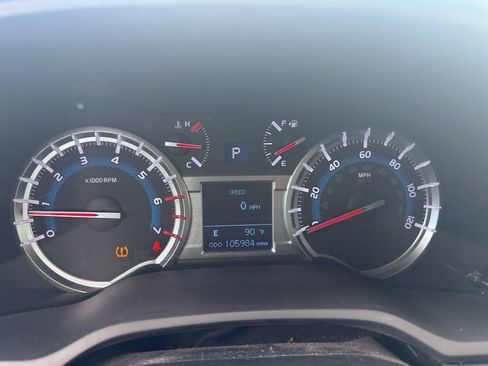 Used 2018 Toyota 4Runner TRD Off-Road Premium AWD/4WD image 6