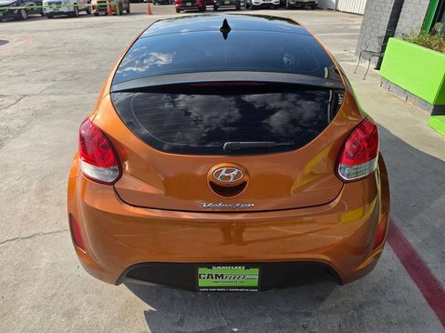 Used 2015 Hyundai Veloster w/ Option Group 02 FWD image 13