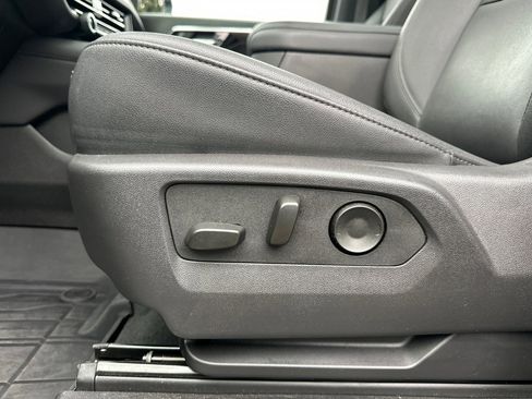 Used 2025 Chevrolet Tahoe LT w/ Comfort Package image 17