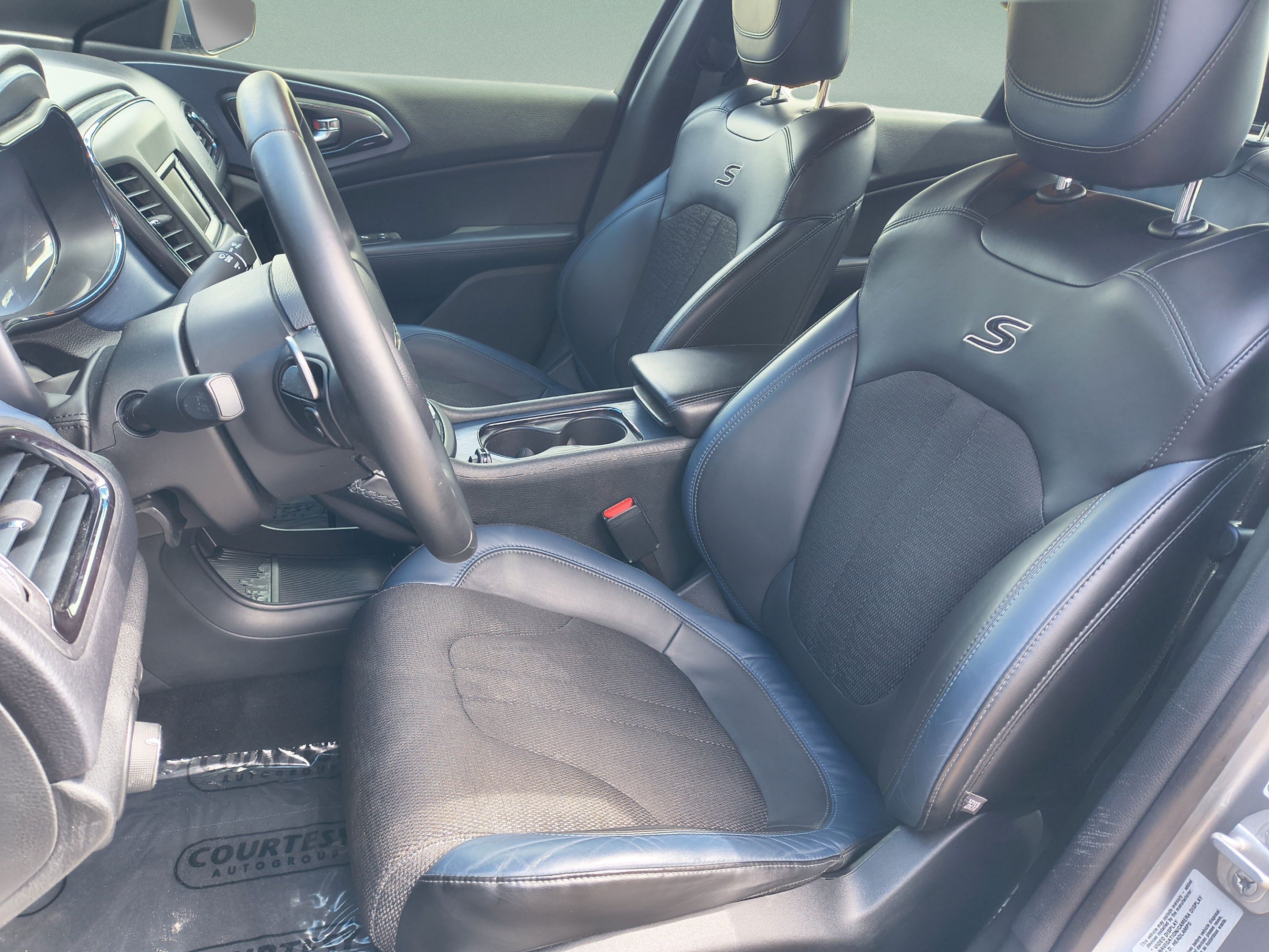 Used 2015 Chrysler 200 S w/ Comfort Group FWD image 20