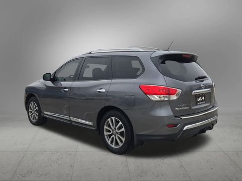 Used 2016 Nissan Pathfinder SL w/ SL Premium Package image 4