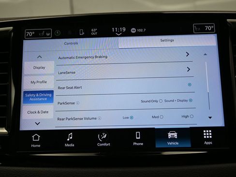 Used 2023 Chrysler Pacifica Touring-L FWD image 38