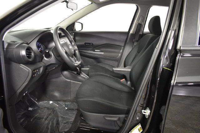 Used 2024 Nissan Kicks S FWD image 11