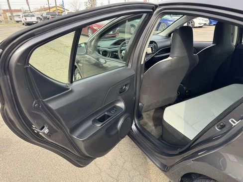 Used 2016 Toyota Prius C One image 19