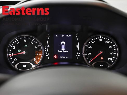 Used 2017 Jeep Renegade Latitude w/ Cold Weather Group AWD/4WD image 18