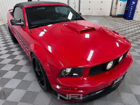 Used 2006 Ford Mustang GT Premium RWD image 10