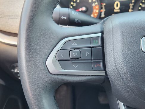 Used 2024 Jeep Compass Latitude AWD/4WD image 32