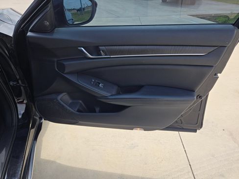Used 2018 Honda Accord EX-L image 30
