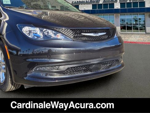 Used 2023 Chrysler Voyager LX FWD image 7