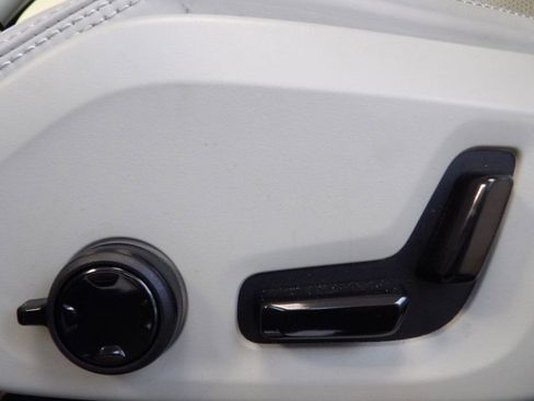 Certified 2023 Volvo XC60 B6 Ultimate image 17