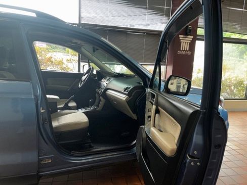 Used 2017 Subaru Forester 2.5i Premium w/ All-Weather Package AWD/4WD image 19