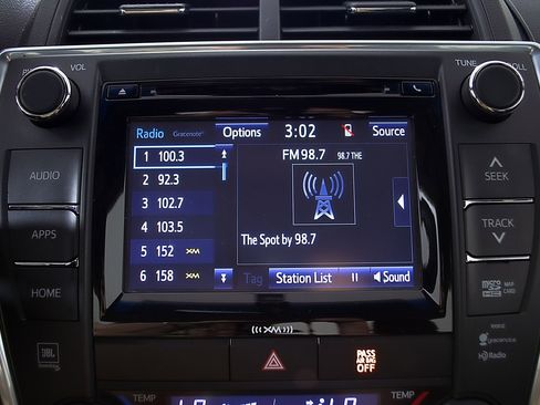 Used 2017 Toyota Camry XSE FWD image 28