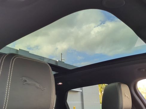 Used 2025 Jaguar F-PACE R-Dynamic S image 18