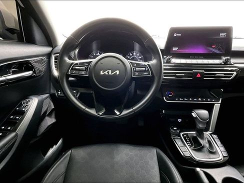 Used 2022 Kia Seltos EX image 7
