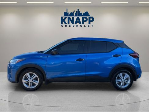 Used 2023 Nissan Kicks S image 2