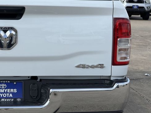 Used 2024 RAM 2500 Big Horn AWD/4WD image 9
