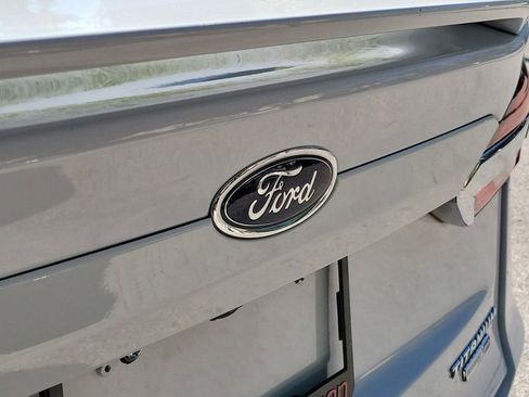 Used 2019 Ford Fusion Titanium image 11