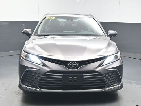 Used 2023 Toyota Camry XLE image 3